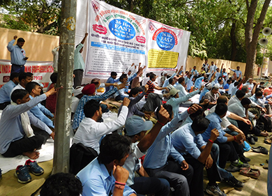 Guards sit on hunger strike with loco pilots in Delhi