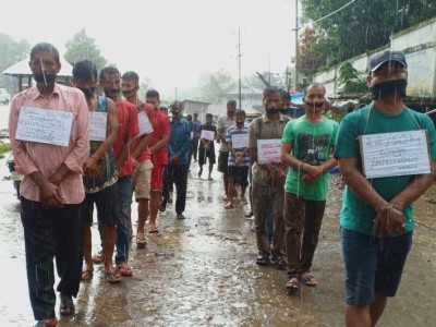 Manipur FCI contract workers protest