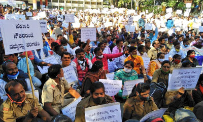 KSRTC-protest Karnataka State Road Transport Corporation Employees’