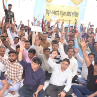 More than one lakh electricity workers from all over UP went on a 72- hour strike from the night of March 16, under the banner of UP Rajya Vidyut Karmachari Sanyukta Sangharsh Samiti. The striking workers included engineers, junior engineers, technicians, operating staff, clerical and contractual employees.
